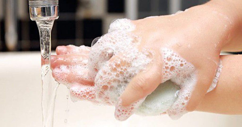 Sumber : https://www.babydocclub.ie/washing-hands-teach/